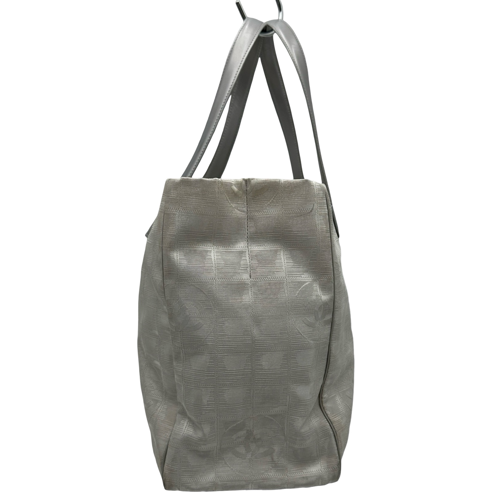 シャネル CHANEL ニュートラベルライントートMM A15991 11番台