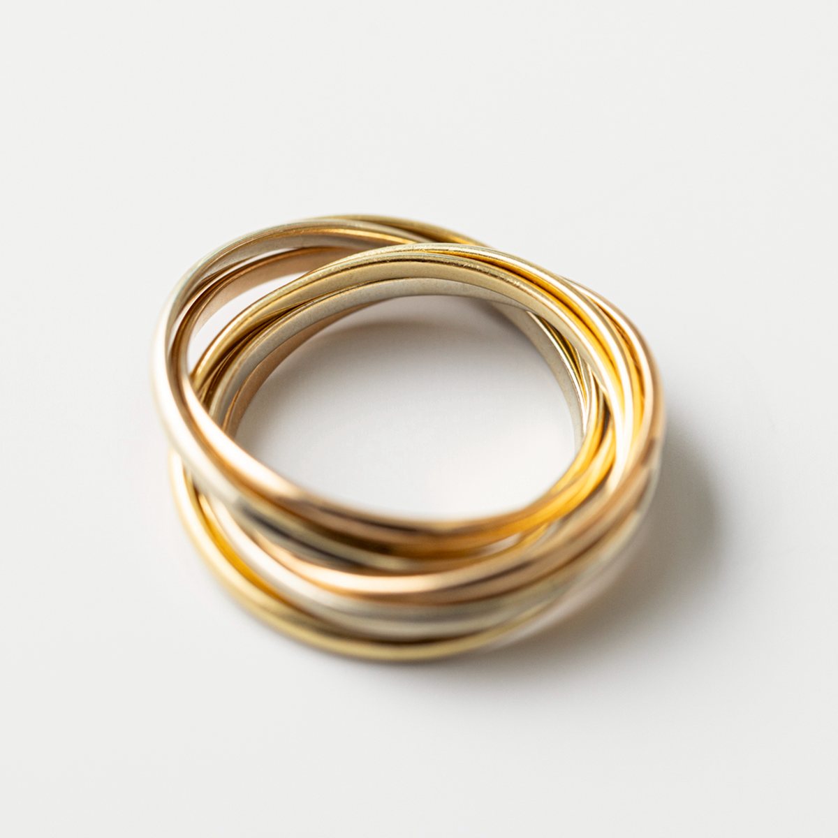 coco　カルティエ　トリニティ　7連　リング　スリーゴールド　8号 coco カルティエ トリニティ 7連 リング スリーゴールド 8号