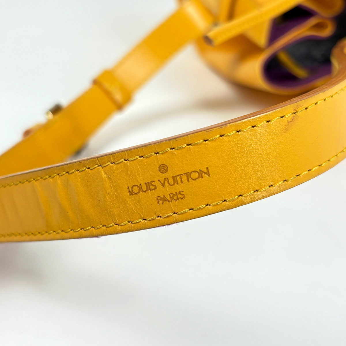 ルイ・ヴィトン LOUIS VUITTON ノエ ショルダーバッグ バッグ レザー エピ タッシリイエロー レディース イエロー系 M44009 【中古】 楽天市場】ノエ エピ ショルダーバッグ レザー タッシリイエローの通販