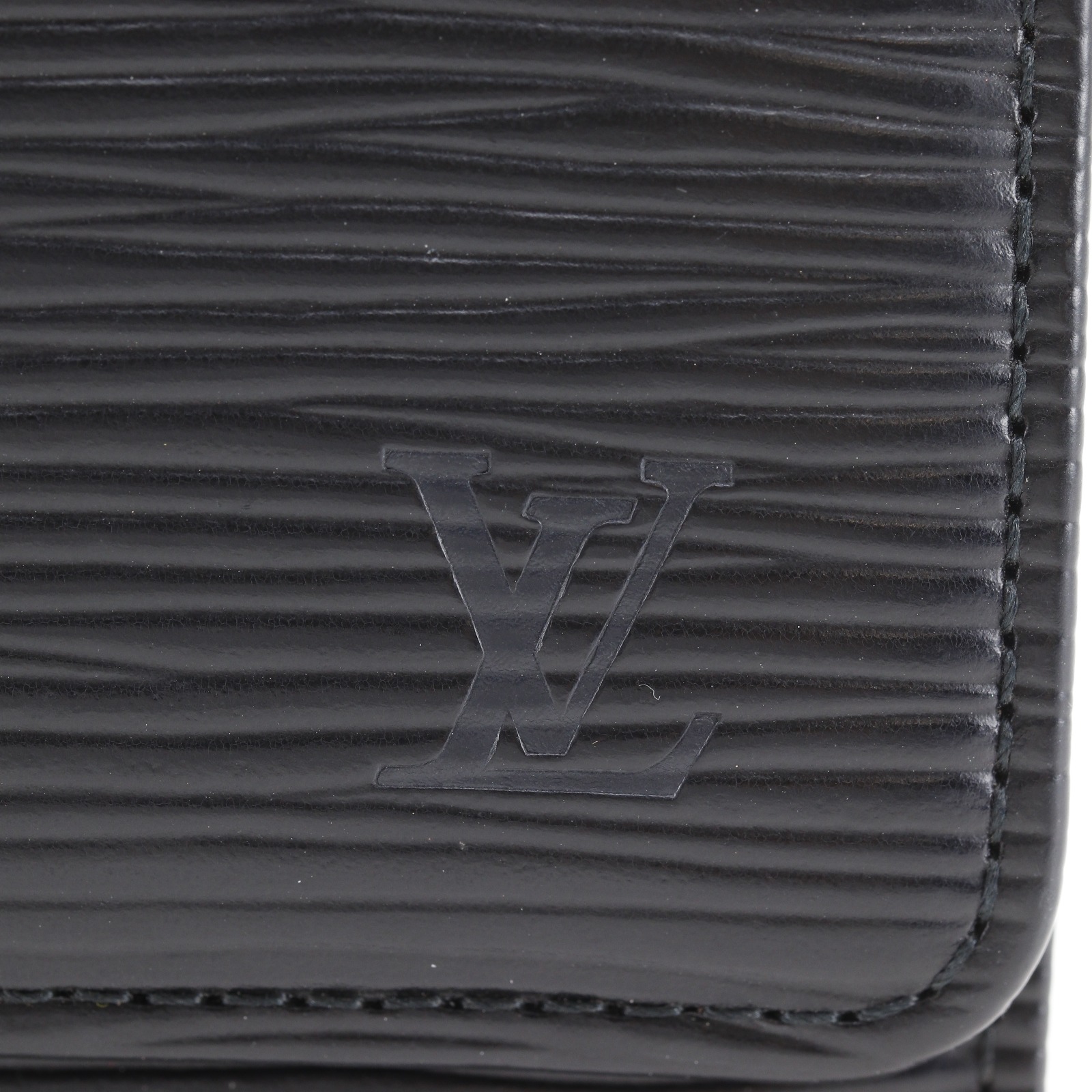 ルイ・ヴィトン LOUIS VUITTON ポルトトレゾール・インターナショナル 