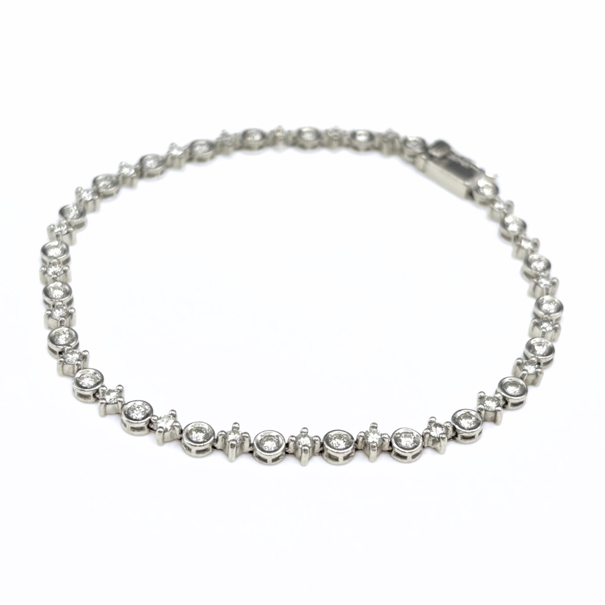 デビアス De Beers メレダイヤ デザインブレスレット WG ホワイト