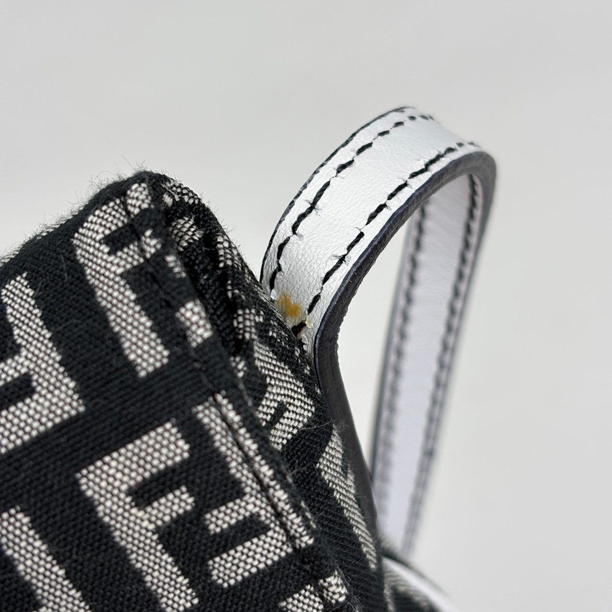 フェンディ ショルダーバッグ ズッキーノ柄 FENDI（フェンディ） ズッキーノショルダーバッグ ブラウン 斜め掛け