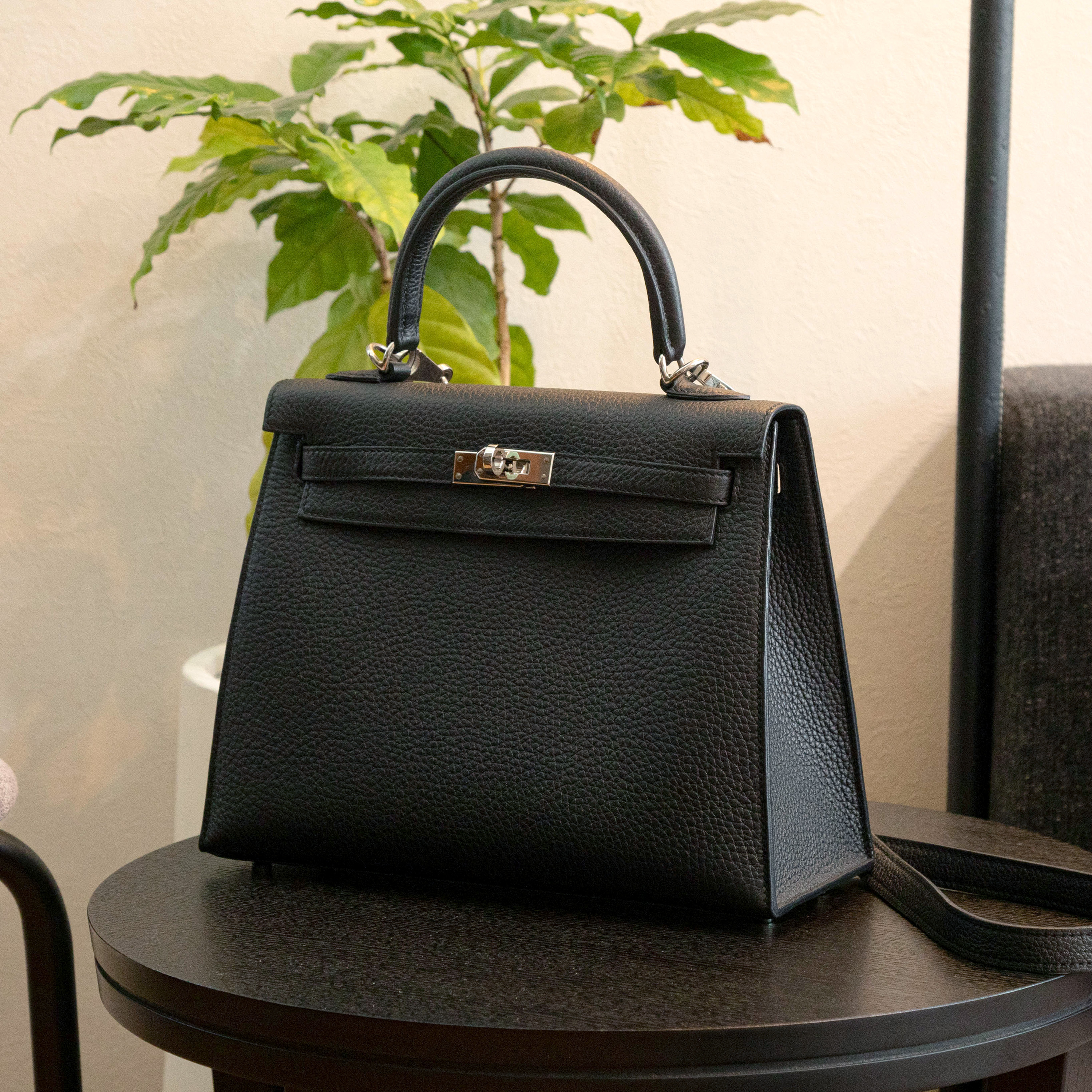 エルメス ケリー 25 ノアール、トゴ、シルバー金具 | MOLTS