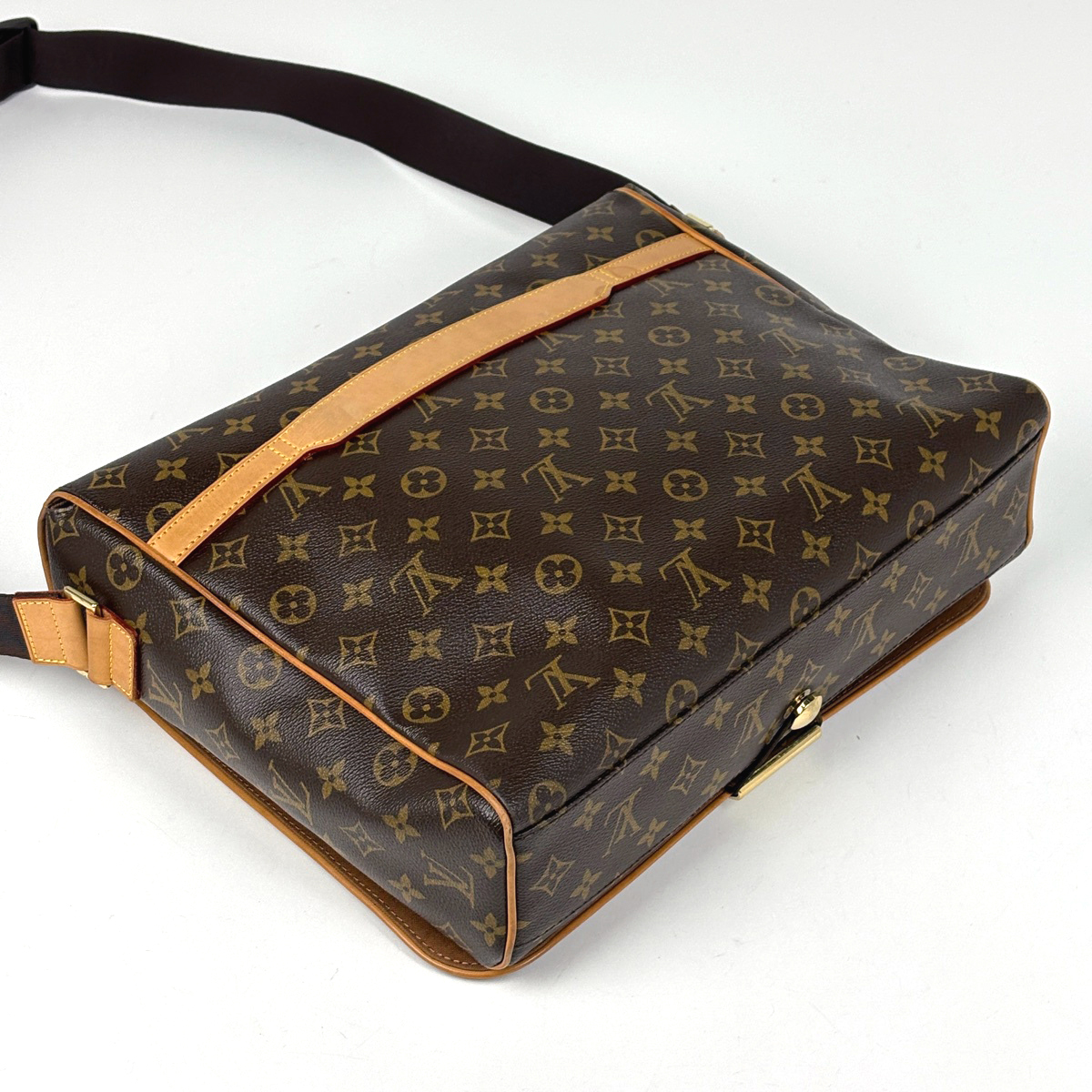 ルイ・ヴィトン Louis Vuitton アベス メッセンジャーバッグ 斜め掛け 