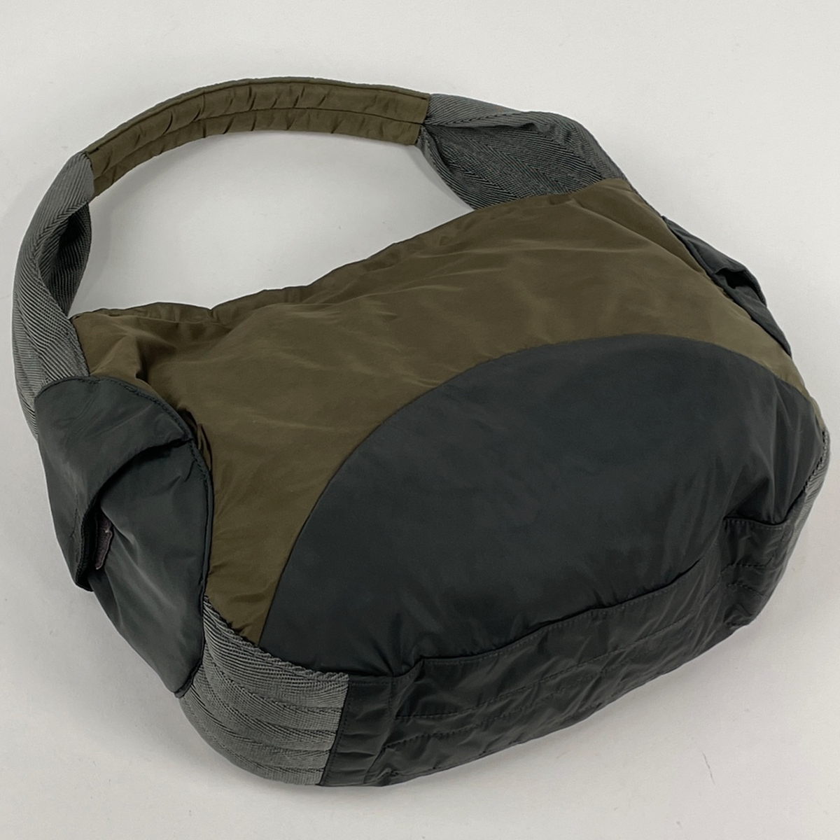 プラダ PRADA ショルダーバッグ ナイロン グリーン レディース 【中古