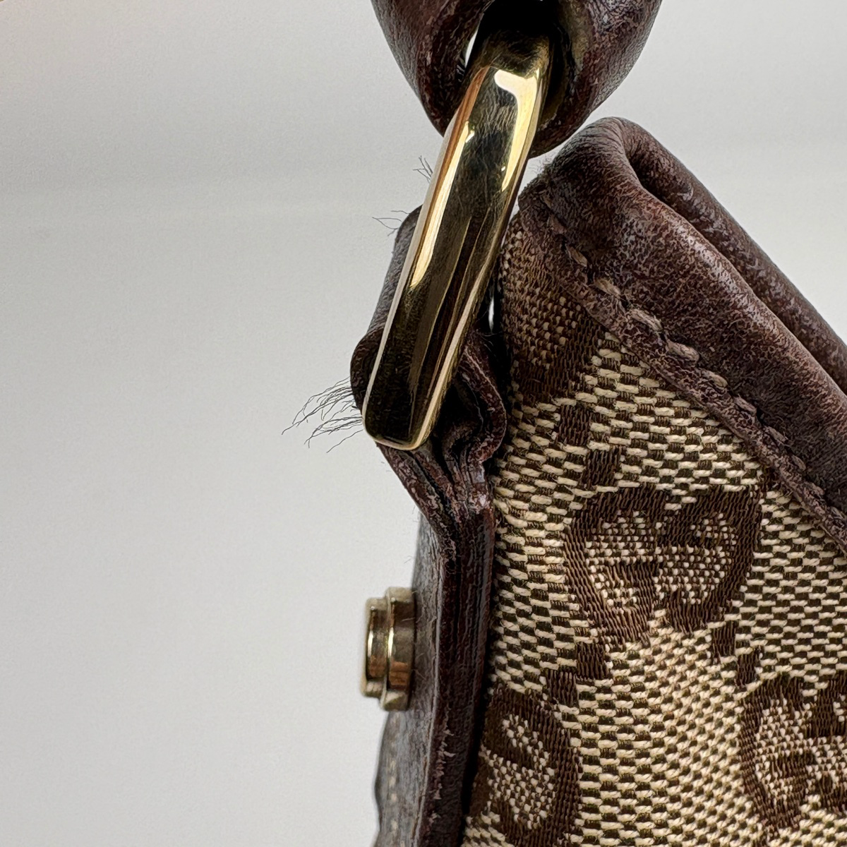 【美品】グッチ ハンドバッグ ワンショルダー ベージュ ナイロン GG柄 美品】グッチ ハンドバッグ ワンショルダー ベージュ ナイロン GG柄