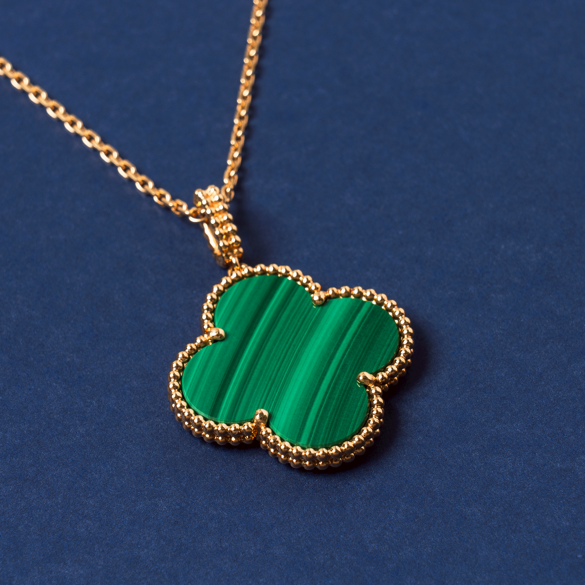 ヴァンクリーフアンドアーベルマジック アルハンブラ マラカイトロングネックレス ヴァンクリーフ＆アーペル(Van Cleef & Arpels)ヴァンクリーフ