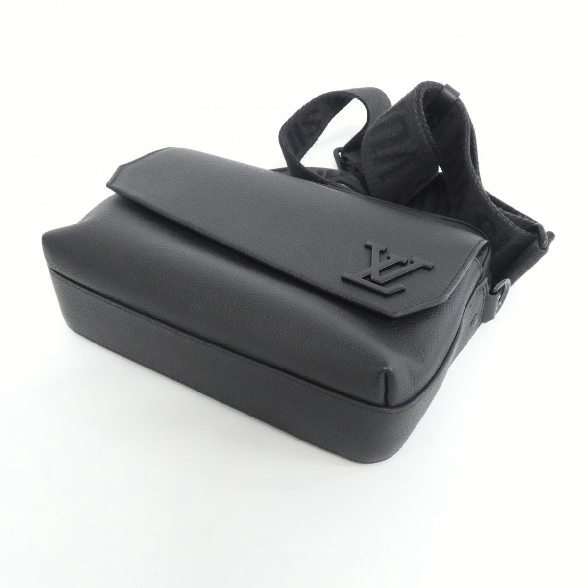 ルイヴィトン LVアエログラム ファストライン メッセンジャー M22482 