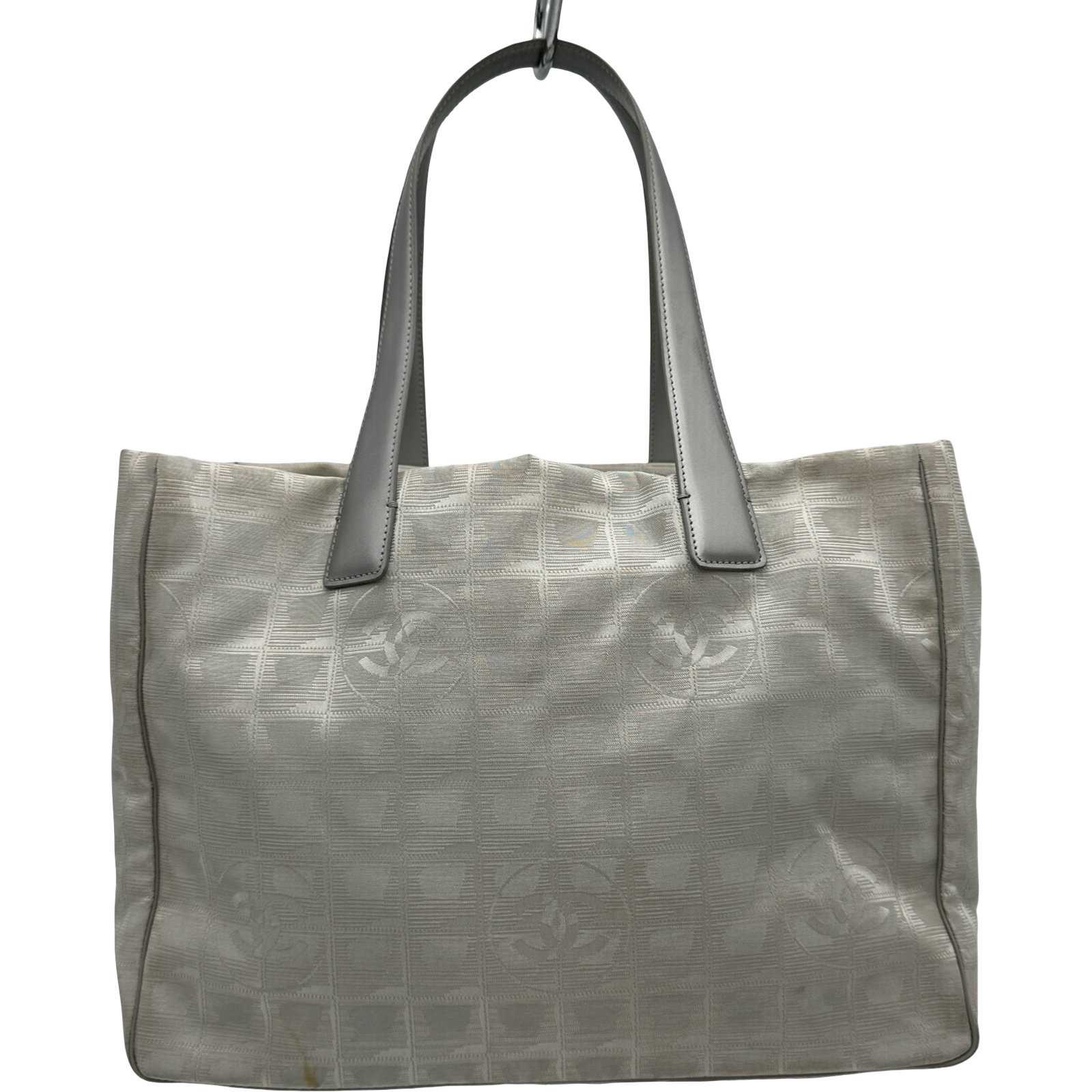 シャネル CHANEL ニュートラベルライントートMM A15991 11番台