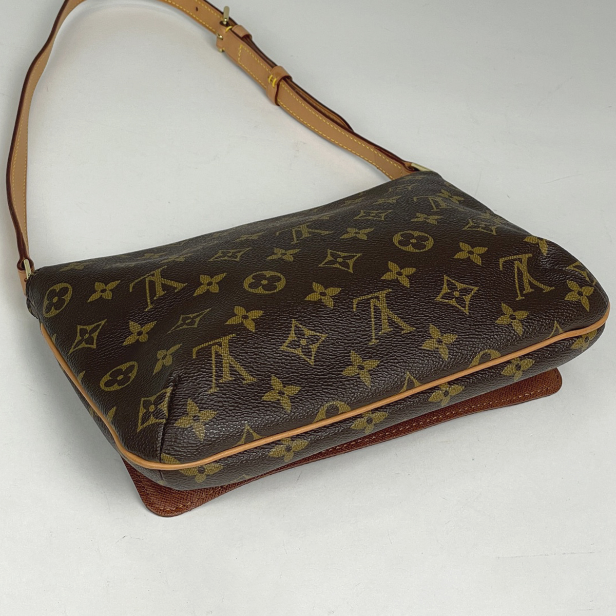 ルイ・ヴィトン Louis Vuitton ミュゼット タンゴ ショート 肩掛け 