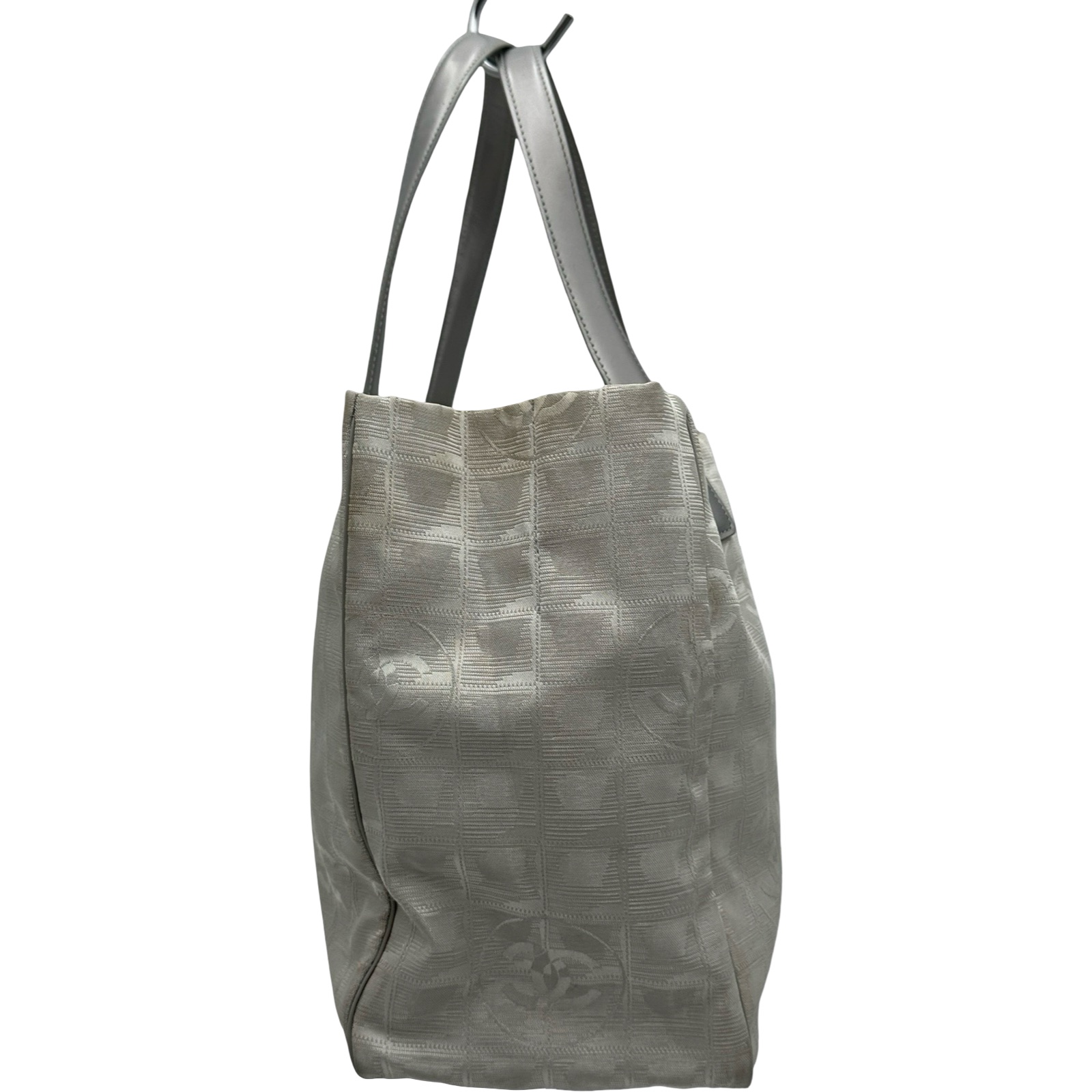 シャネル CHANEL ニュートラベルライントートMM A15991 11番台