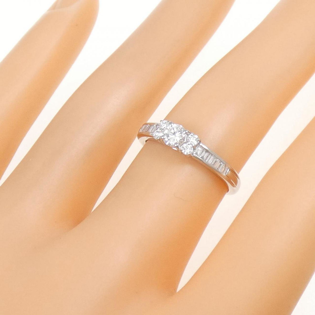 PT900 ダイヤモンド リング 0.24CT - Used A (260-007-567-2249) | MOLTS