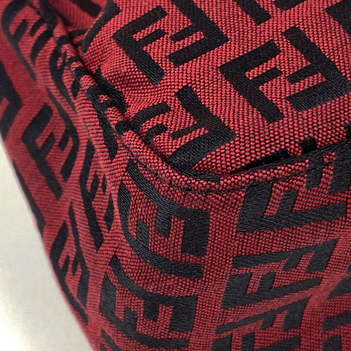 本物 フェンディ FENDI ズッキーノ ショルダーバッグ キャンバス レッド ブラック 8BR128 Zucchino バッグ 中古 FENDI - 本物 フェンディ FENDI ズッキーノ ショルダーバッグ